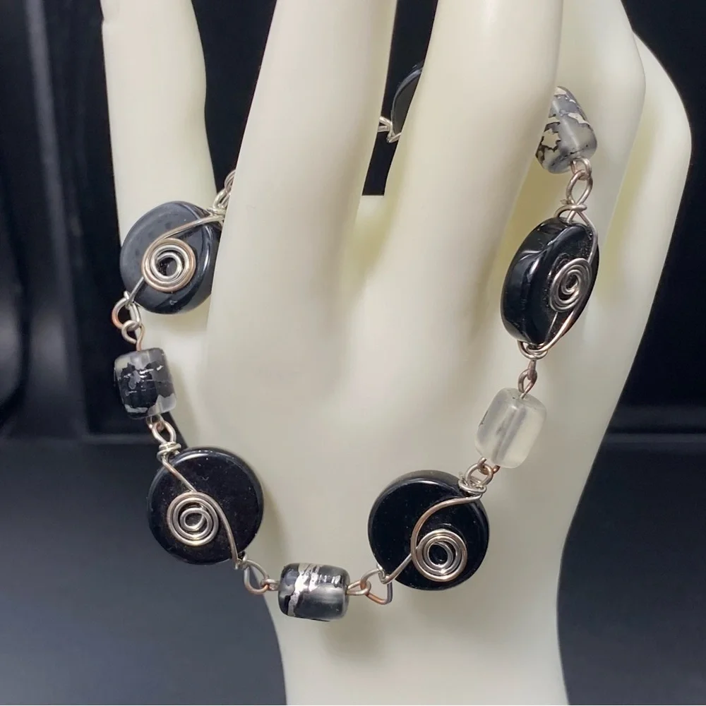 WIRE wrapped Y2 J onyx disc bracelet vintage